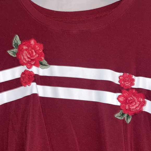 Maroon Hollister Cropped Tee - Picture 2 of 4